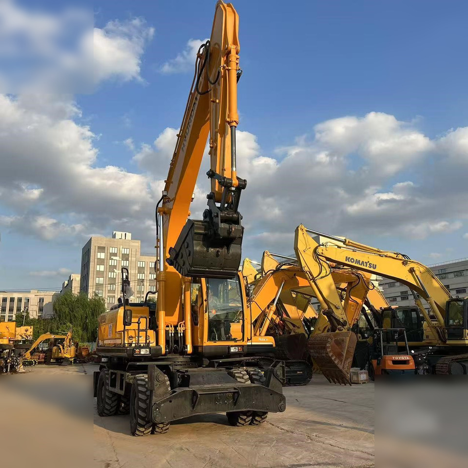 HYUNDAI ROBEX 210W-9 - 휠 굴삭기 : 사진 4 HYUNDAI ROBEX 210W-9 - 휠 굴삭기 : 사진 4