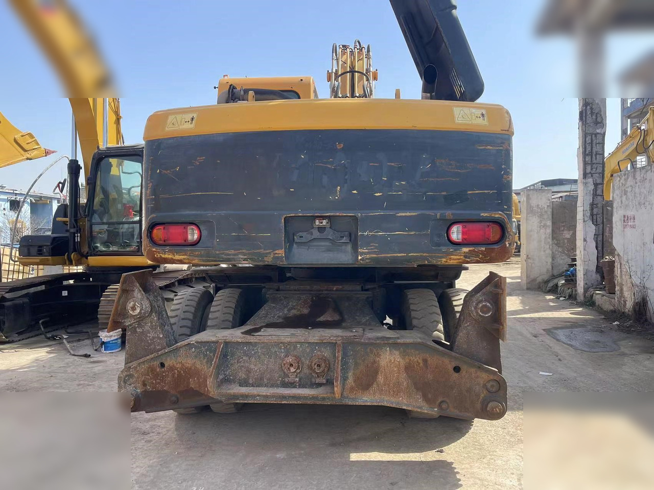 HYUNDAI ROBEX 210W-9 - 휠 굴삭기 : 사진 3 HYUNDAI ROBEX 210W-9 - 휠 굴삭기 : 사진 3