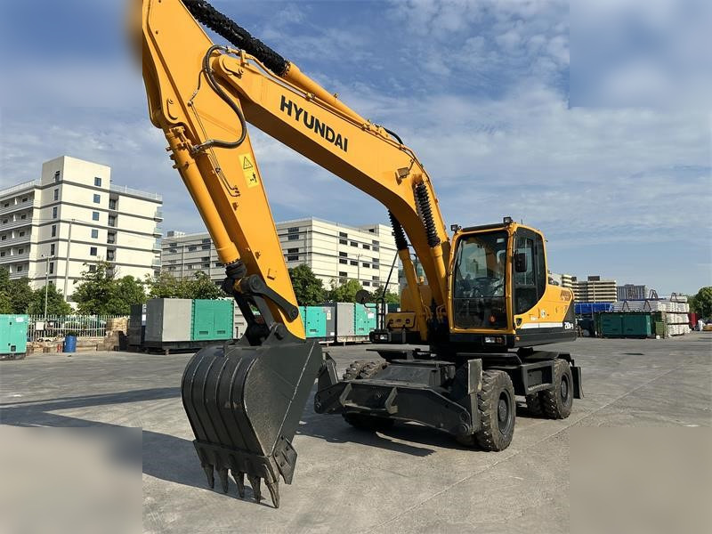 HYUNDAI ROBEX 210W-9 - 휠 굴삭기 : 사진 4 HYUNDAI ROBEX 210W-9 - 휠 굴삭기 : 사진 4