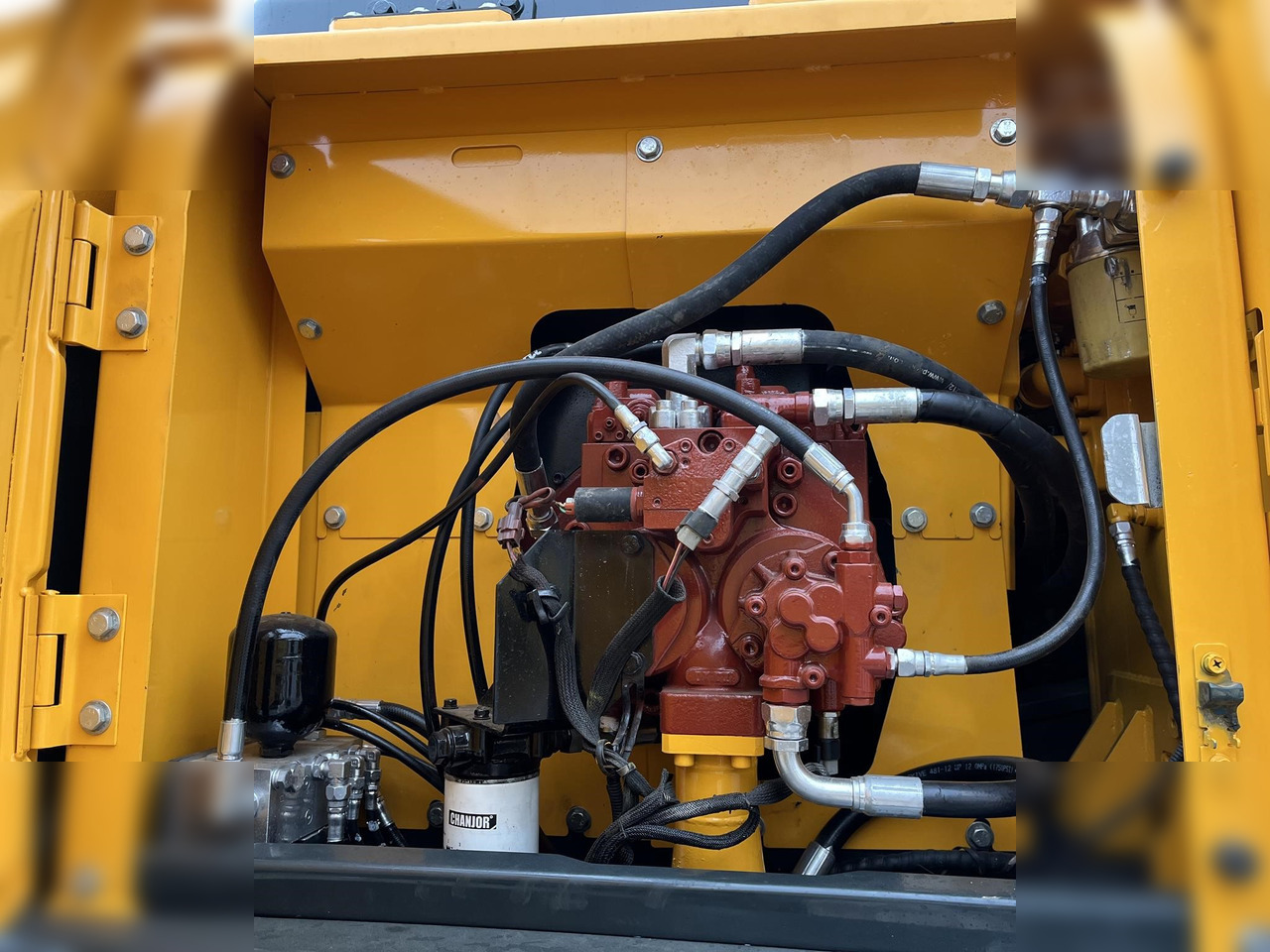 HYUNDAI ROBEX 210W-9 - 휠 굴삭기 : 사진 5 HYUNDAI ROBEX 210W-9 - 휠 굴삭기 : 사진 5