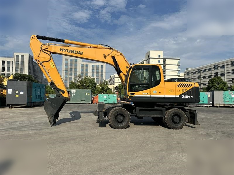HYUNDAI ROBEX 210W-9 - 휠 굴삭기 : 사진 1 HYUNDAI ROBEX 210W-9 - 휠 굴삭기 : 사진 1