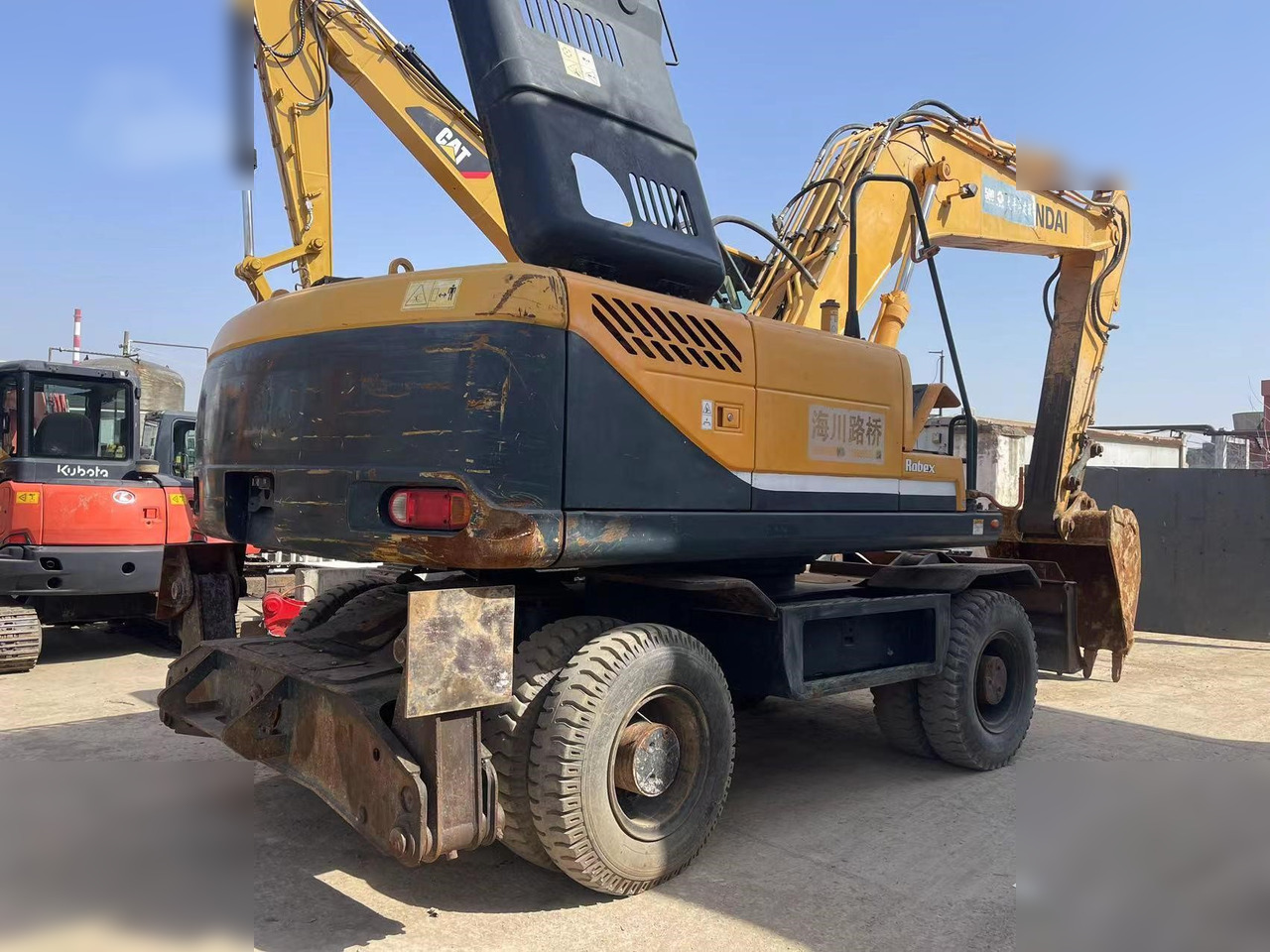 HYUNDAI ROBEX 210W-9 - 휠 굴삭기 : 사진 3 HYUNDAI ROBEX 210W-9 - 휠 굴삭기 : 사진 3