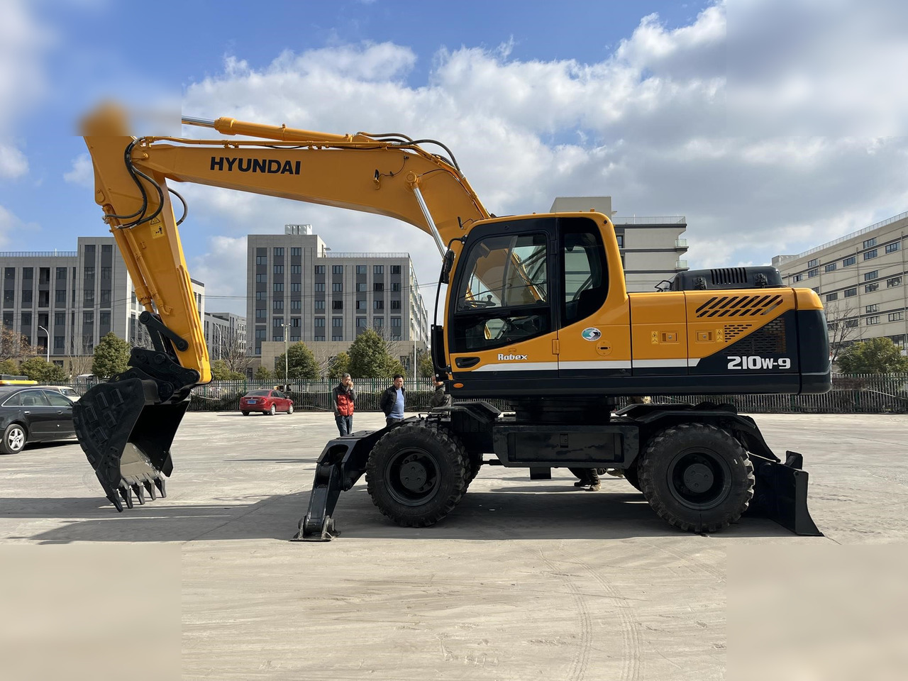 HYUNDAI ROBEX 210W-9 - 휠 굴삭기 : 사진 1 HYUNDAI ROBEX 210W-9 - 휠 굴삭기 : 사진 1