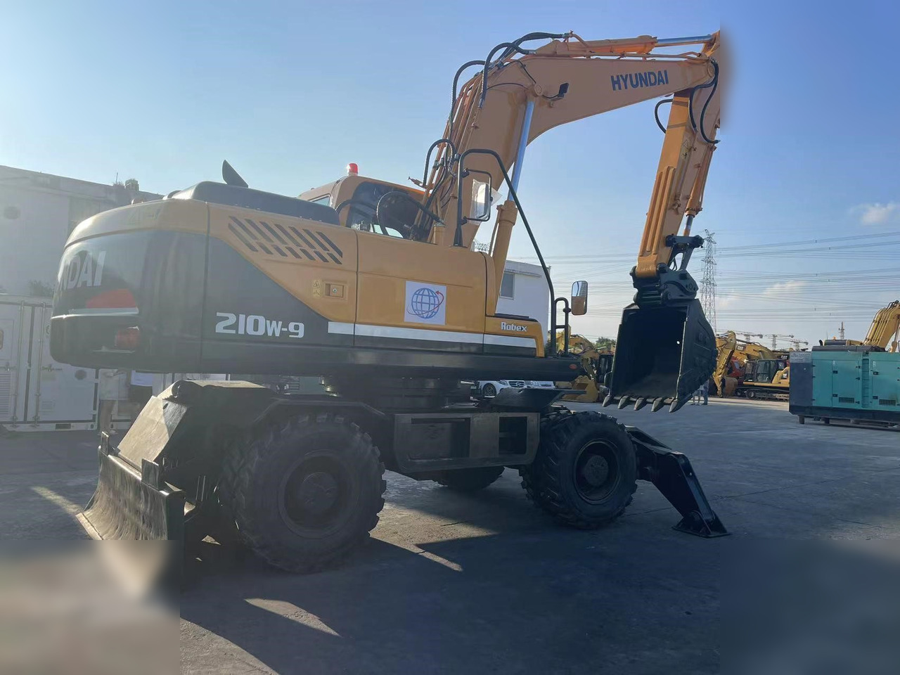 HYUNDAI ROBEX 210W-9 - 휠 굴삭기 : 사진 2 HYUNDAI ROBEX 210W-9 - 휠 굴삭기 : 사진 2