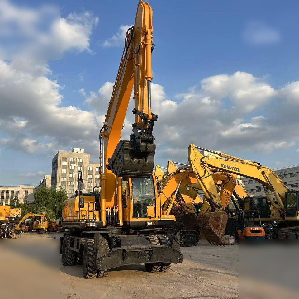 HYUNDAI ROBEX 210W-9 - 휠 굴삭기 : 사진 4 HYUNDAI ROBEX 210W-9 - 휠 굴삭기 : 사진 4