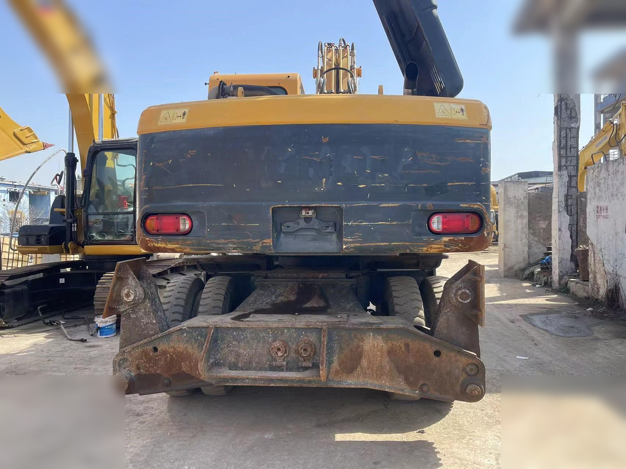 HYUNDAI ROBEX 210W-9 - 휠 굴삭기 : 사진 4 HYUNDAI ROBEX 210W-9 - 휠 굴삭기 : 사진 4