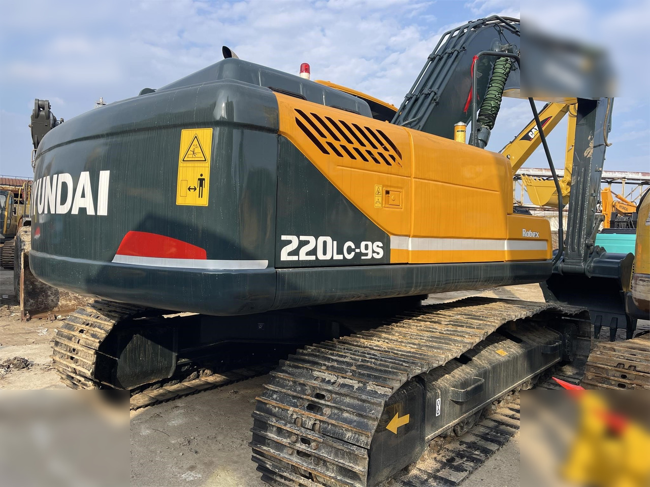 HYUNDAI ROBEX 220 LC-9S - 크롤러 굴삭기 : 사진 3 HYUNDAI ROBEX 220 LC-9S - 크롤러 굴삭기 : 사진 3