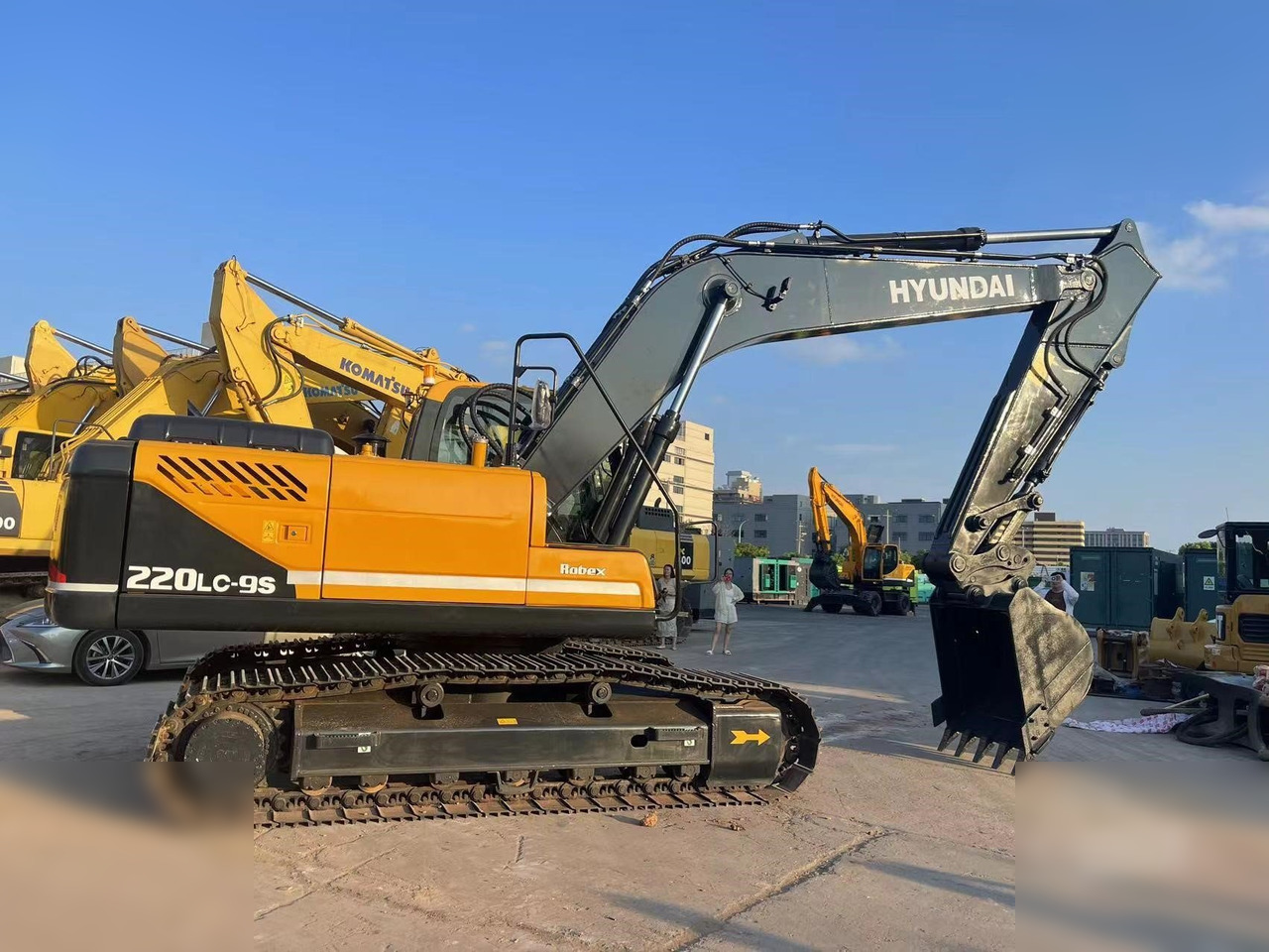 HYUNDAI ROBEX 220 LC-9S - 크롤러 굴삭기 : 사진 2 HYUNDAI ROBEX 220 LC-9S - 크롤러 굴삭기 : 사진 2