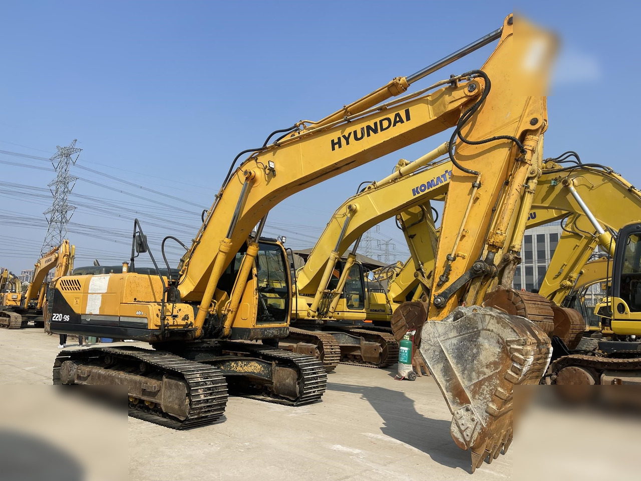 HYUNDAI ROBEX 220 LC-9S - 크롤러 굴삭기 : 사진 4 HYUNDAI ROBEX 220 LC-9S - 크롤러 굴삭기 : 사진 4