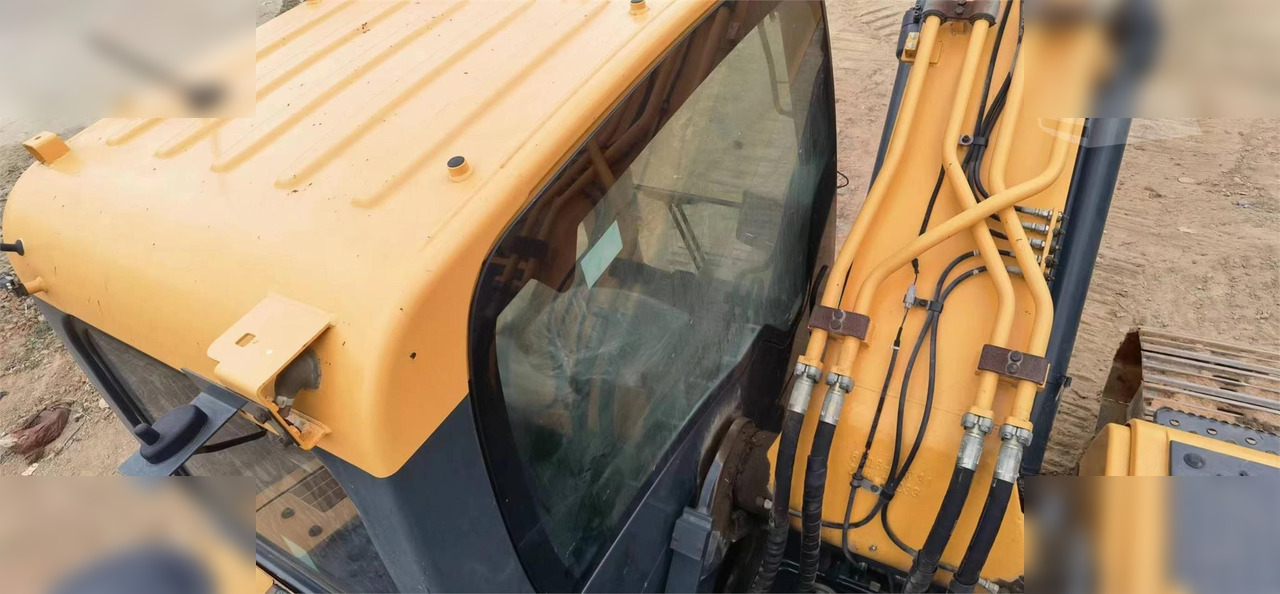 크롤러 굴삭기 HYUNDAI ROBEX 225 LC-9T : 사진 7