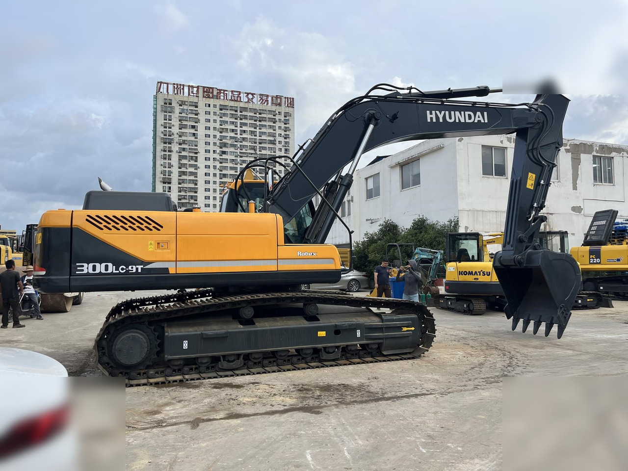 HYUNDAI ROBEX 300 LC-9 - 크롤러 굴삭기 : 사진 2 HYUNDAI ROBEX 300 LC-9 - 크롤러 굴삭기 : 사진 2