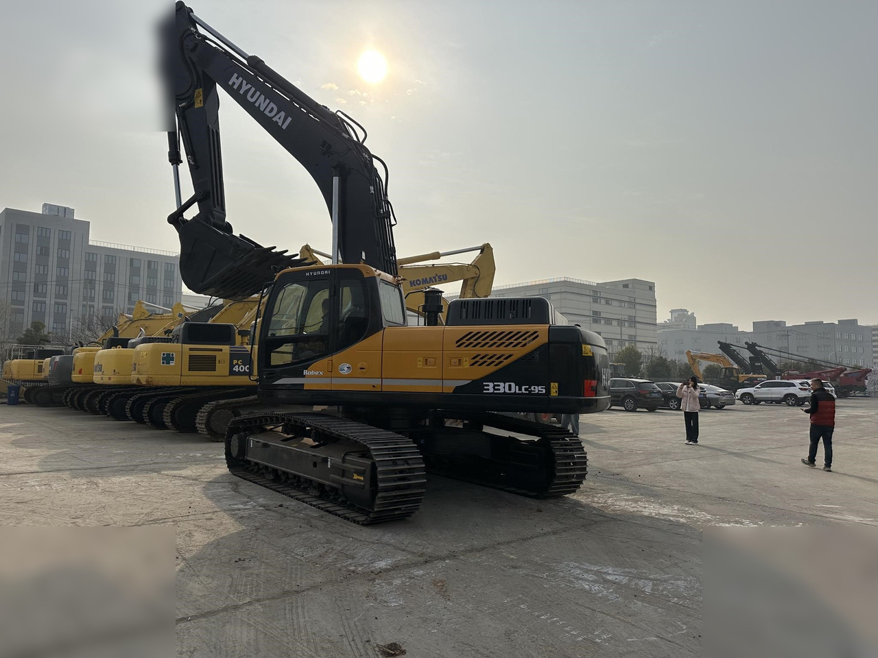 HYUNDAI ROBEX 330 LC-9S - 크롤러 굴삭기 : 사진 3 HYUNDAI ROBEX 330 LC-9S - 크롤러 굴삭기 : 사진 3