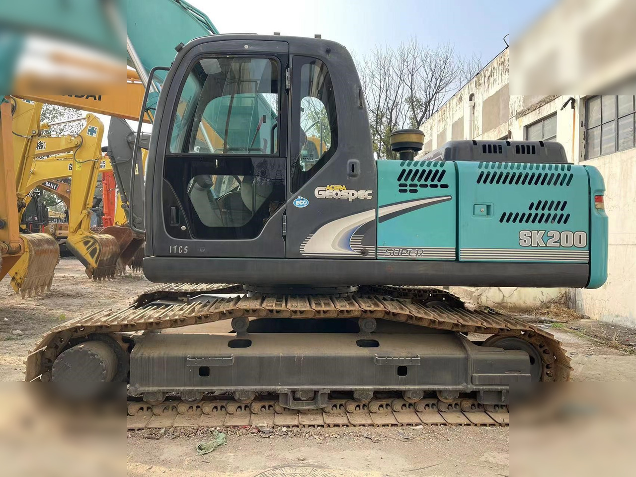 크롤러 굴삭기 KOBELCO SK200-8 : 사진 6