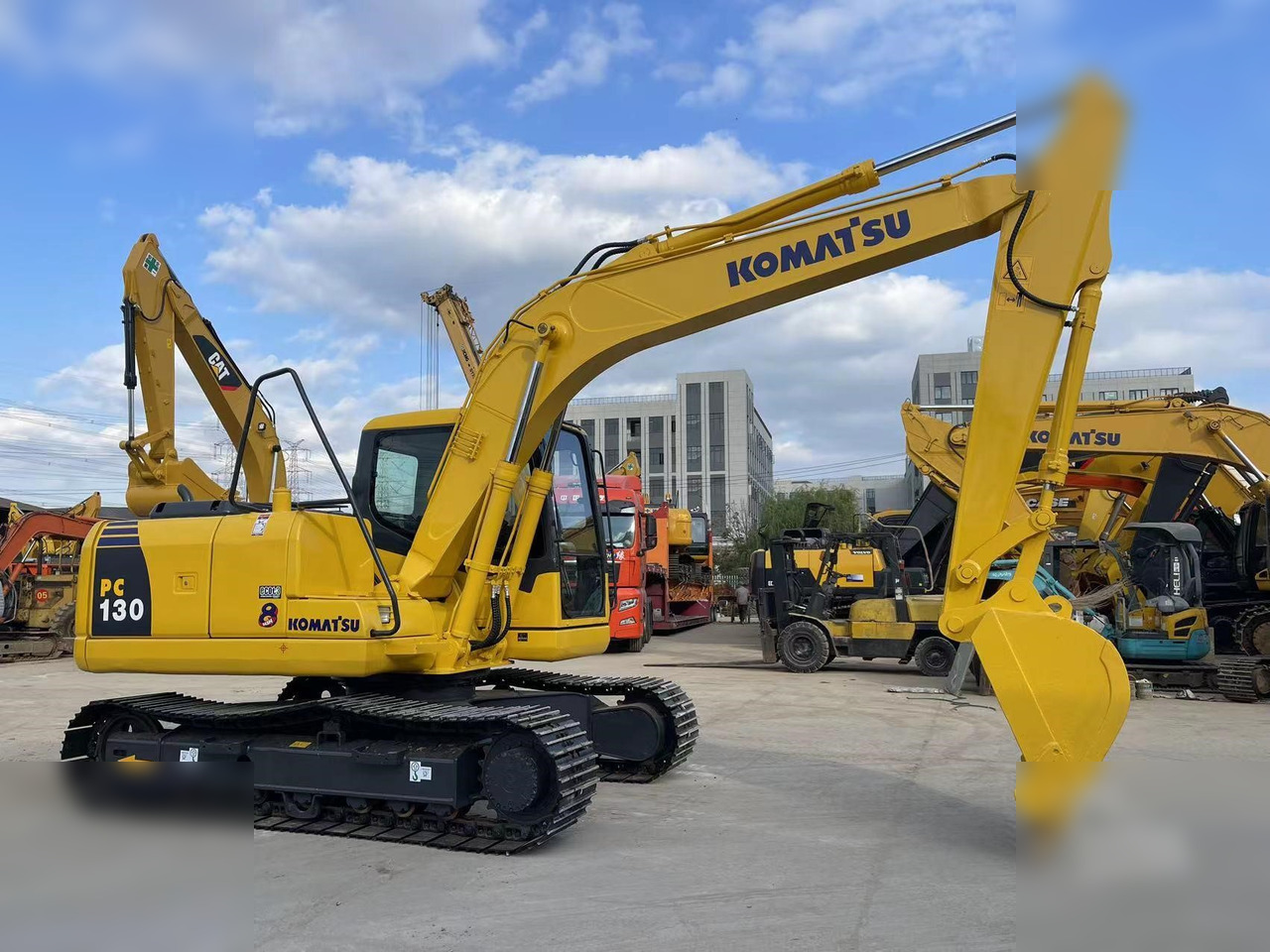 KOMATSU PC130-7 - 크롤러 굴삭기 : 사진 2 KOMATSU PC130-7 - 크롤러 굴삭기 : 사진 2