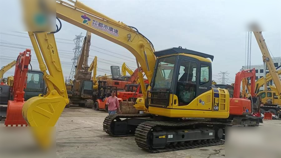 KOMATSU PC130-7 - 크롤러 굴삭기 : 사진 2 KOMATSU PC130-7 - 크롤러 굴삭기 : 사진 2