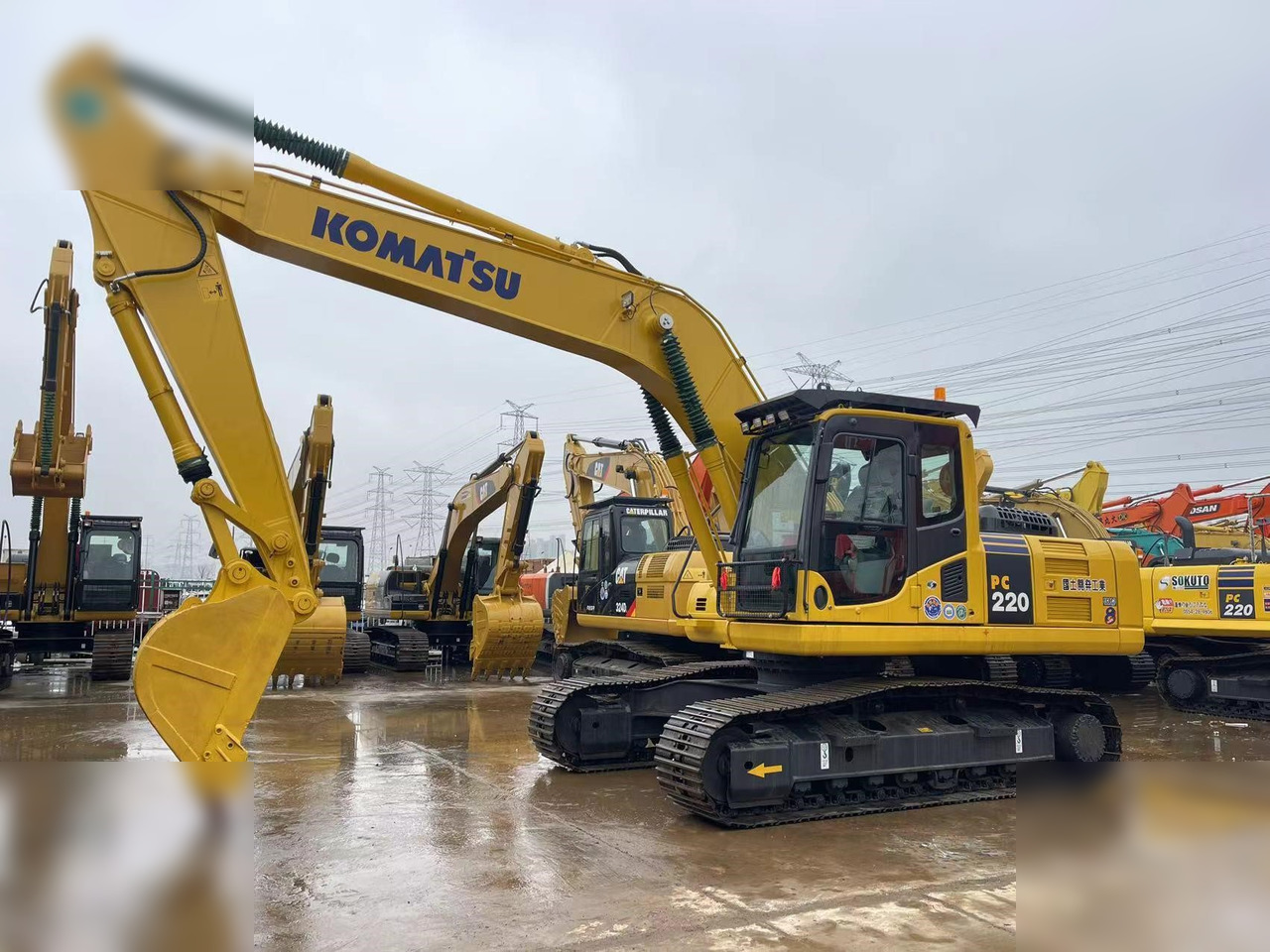KOMATSU PC200-8 - 크롤러 굴삭기 : 사진 2 KOMATSU PC200-8 - 크롤러 굴삭기 : 사진 2