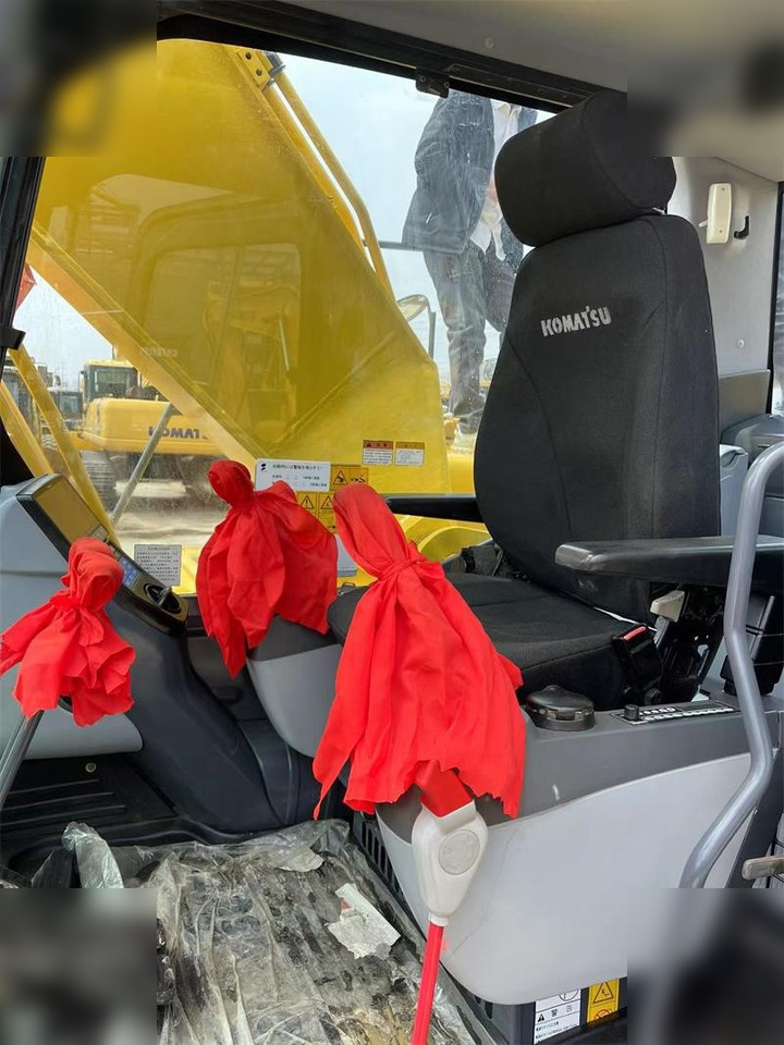 KOMATSU PC200-8 - 크롤러 굴삭기 : 사진 4 KOMATSU PC200-8 - 크롤러 굴삭기 : 사진 4
