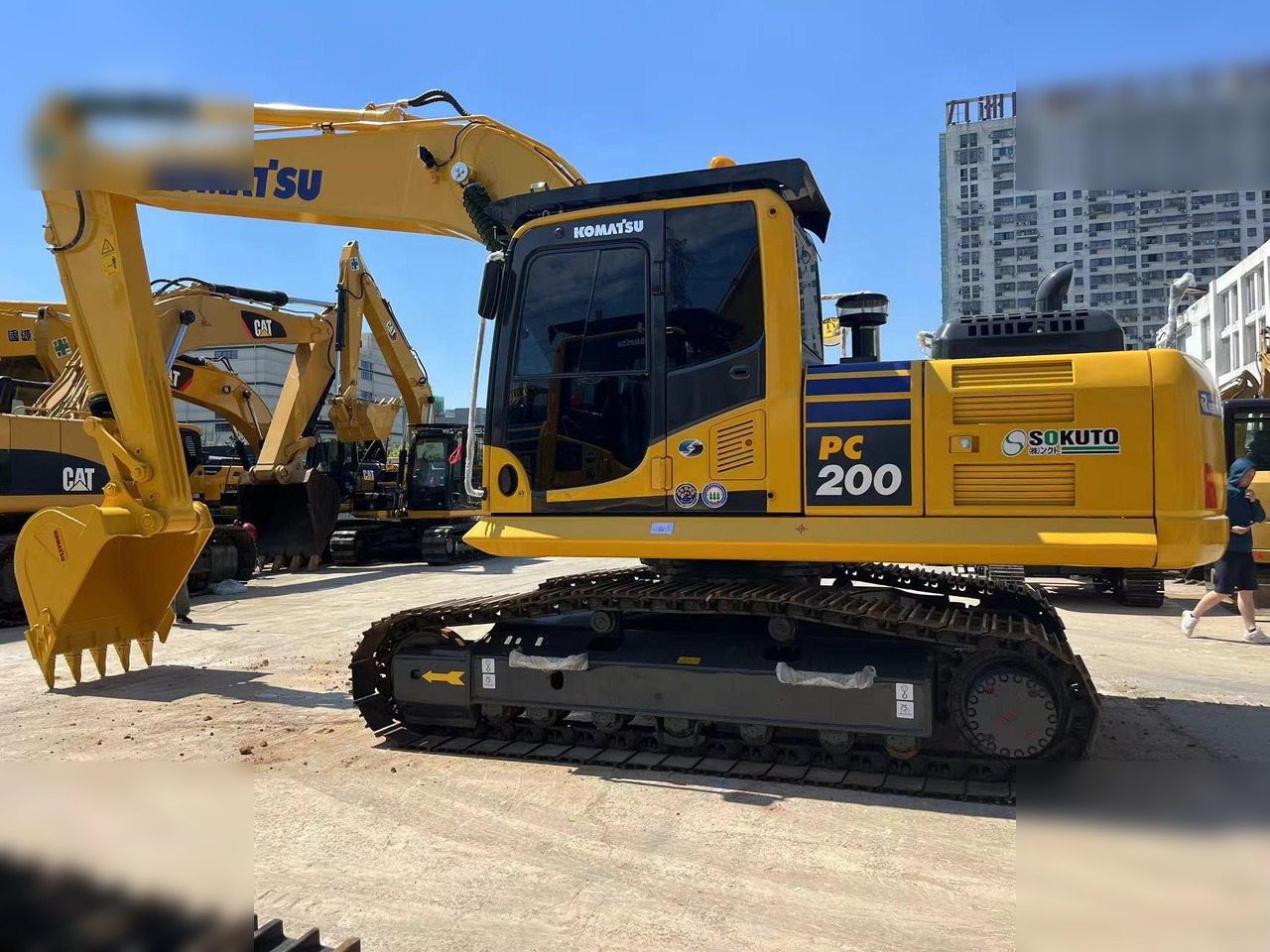 KOMATSU PC200-8 - 크롤러 굴삭기 : 사진 2 KOMATSU PC200-8 - 크롤러 굴삭기 : 사진 2