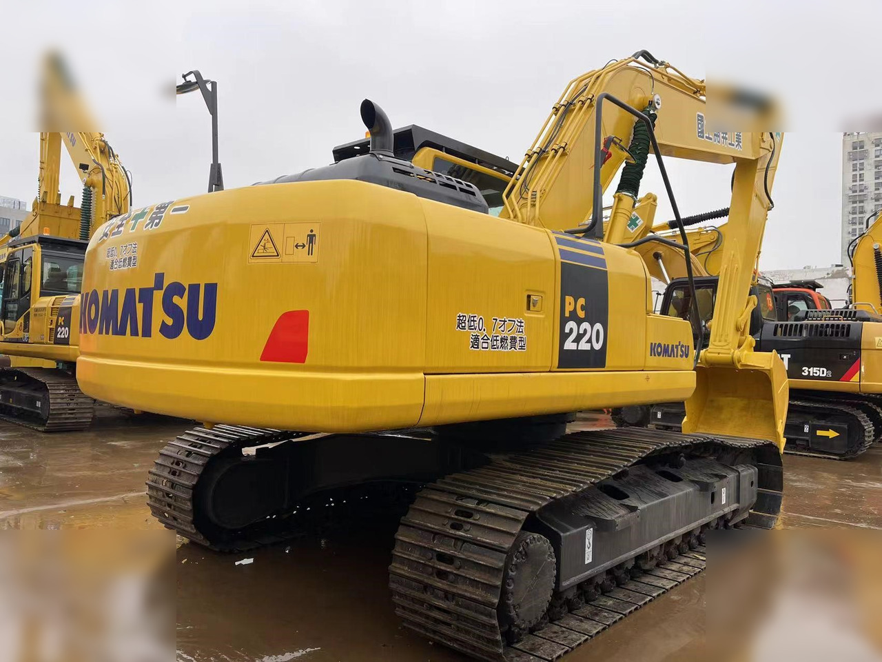 KOMATSU PC200-8 - 크롤러 굴삭기 : 사진 5 KOMATSU PC200-8 - 크롤러 굴삭기 : 사진 5