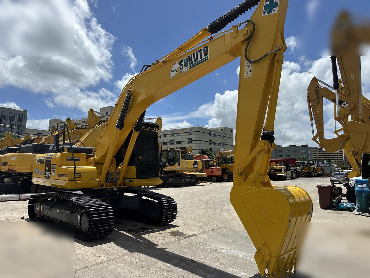 KOMATSU PC200-8 - 크롤러 굴삭기 : 사진 3 KOMATSU PC200-8 - 크롤러 굴삭기 : 사진 3