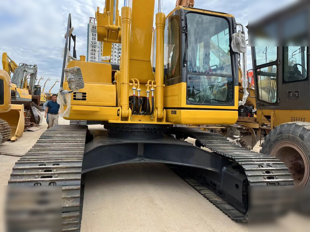 KOMATSU PC210 LC-8 - 크롤러 굴삭기 : 사진 2 KOMATSU PC210 LC-8 - 크롤러 굴삭기 : 사진 2