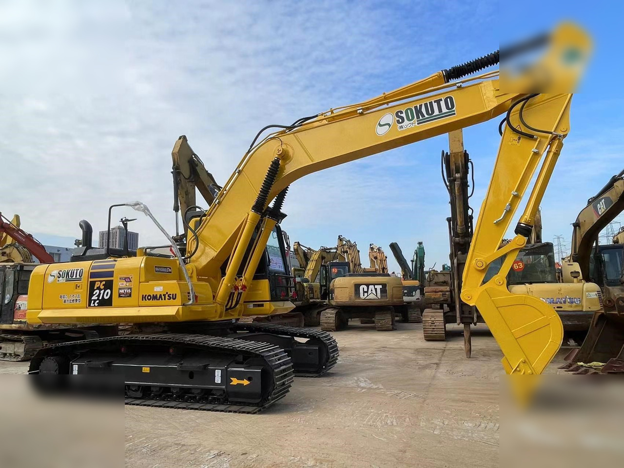 KOMATSU PC210 LC-8 - 크롤러 굴삭기 : 사진 2 KOMATSU PC210 LC-8 - 크롤러 굴삭기 : 사진 2