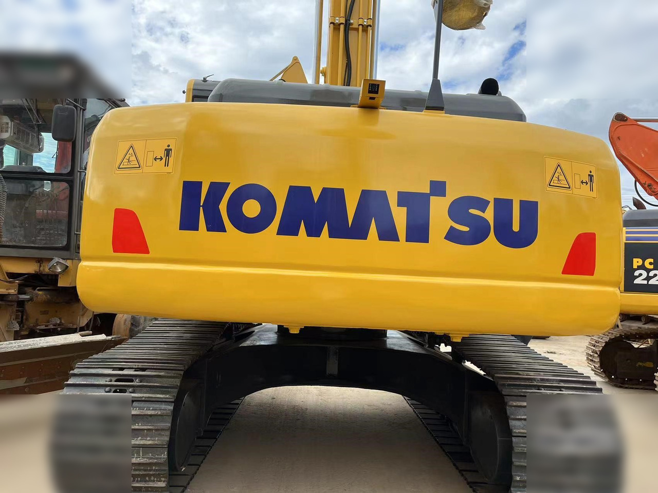 KOMATSU PC210 LC-8 - 크롤러 굴삭기 : 사진 3 KOMATSU PC210 LC-8 - 크롤러 굴삭기 : 사진 3