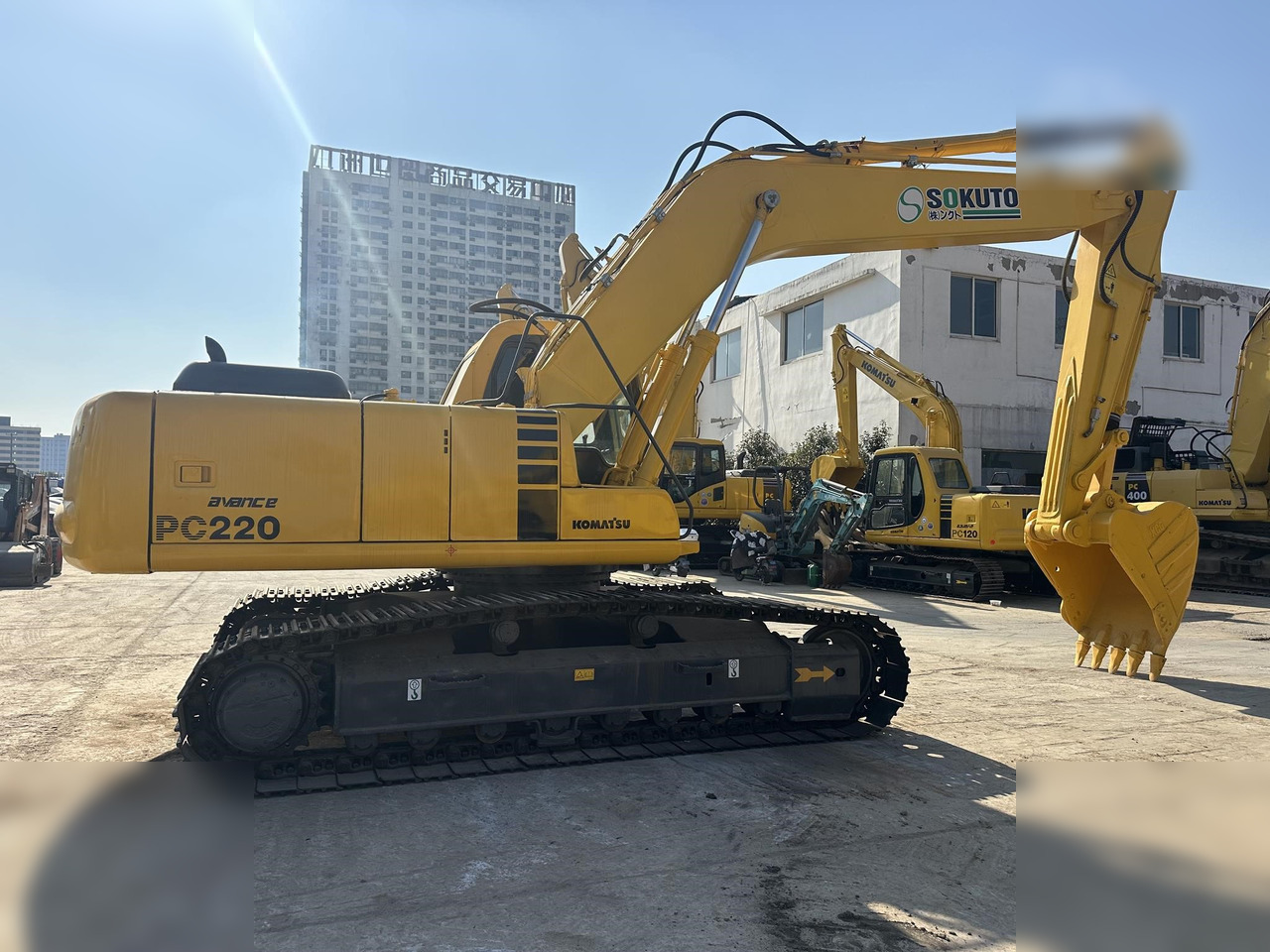 KOMATSU PC220-6 - 크롤러 굴삭기 : 사진 4 KOMATSU PC220-6 - 크롤러 굴삭기 : 사진 4