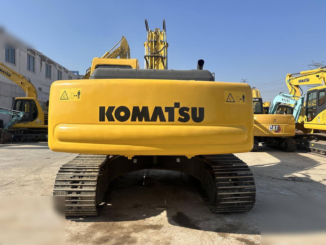 KOMATSU PC220-6 - 크롤러 굴삭기 : 사진 2 KOMATSU PC220-6 - 크롤러 굴삭기 : 사진 2