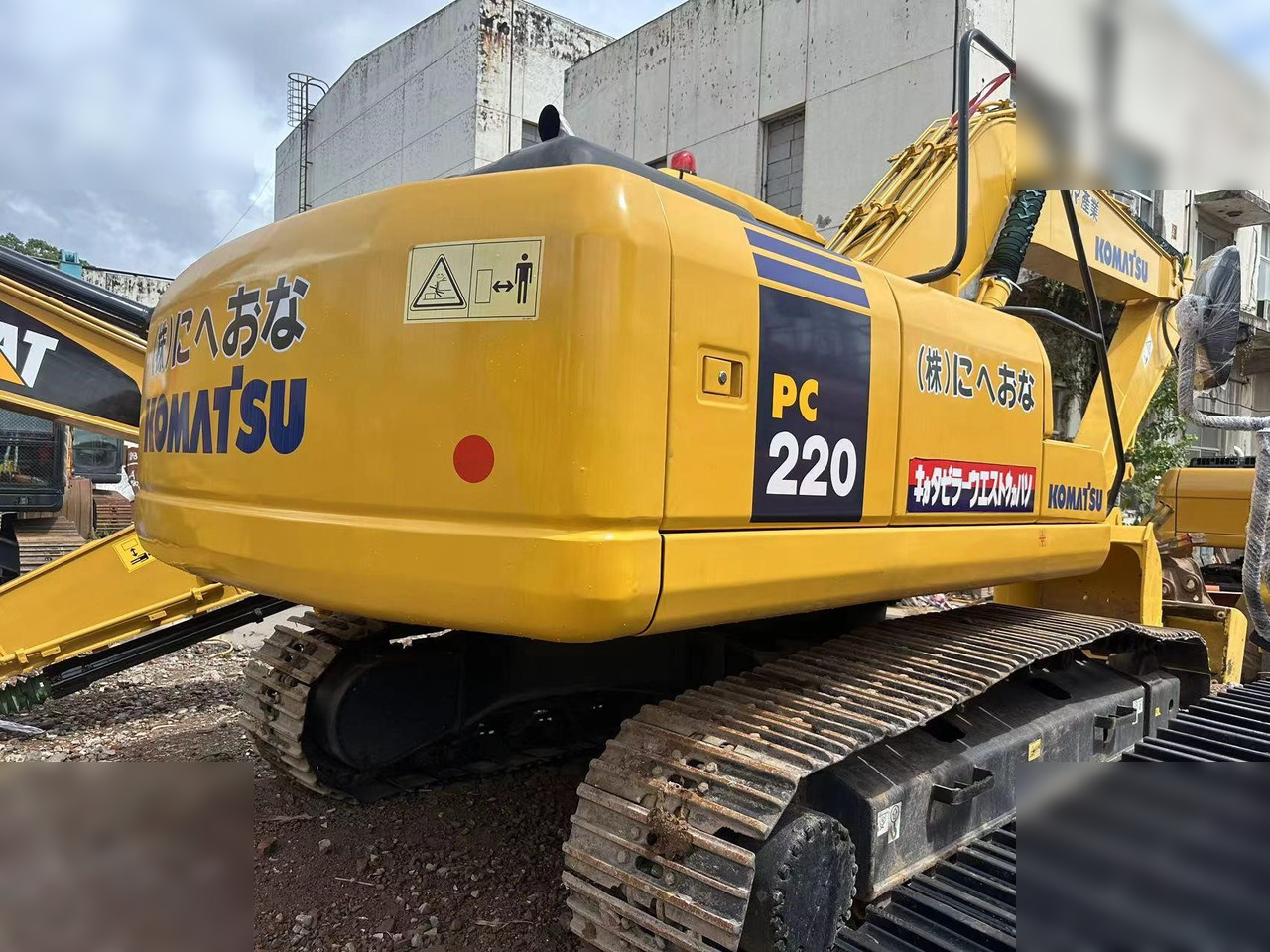 KOMATSU PC220-7 - 크롤러 굴삭기 : 사진 1 KOMATSU PC220-7 - 크롤러 굴삭기 : 사진 1