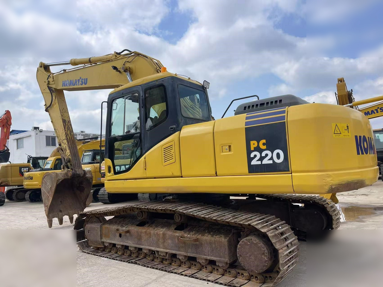 KOMATSU PC220-7 - 크롤러 굴삭기 : 사진 2 KOMATSU PC220-7 - 크롤러 굴삭기 : 사진 2