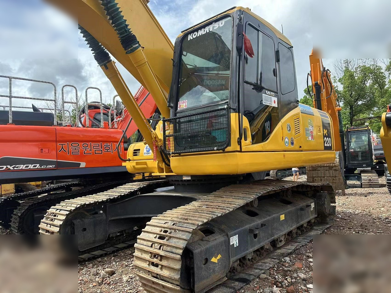 KOMATSU PC220-7 - 크롤러 굴삭기 : 사진 3 KOMATSU PC220-7 - 크롤러 굴삭기 : 사진 3