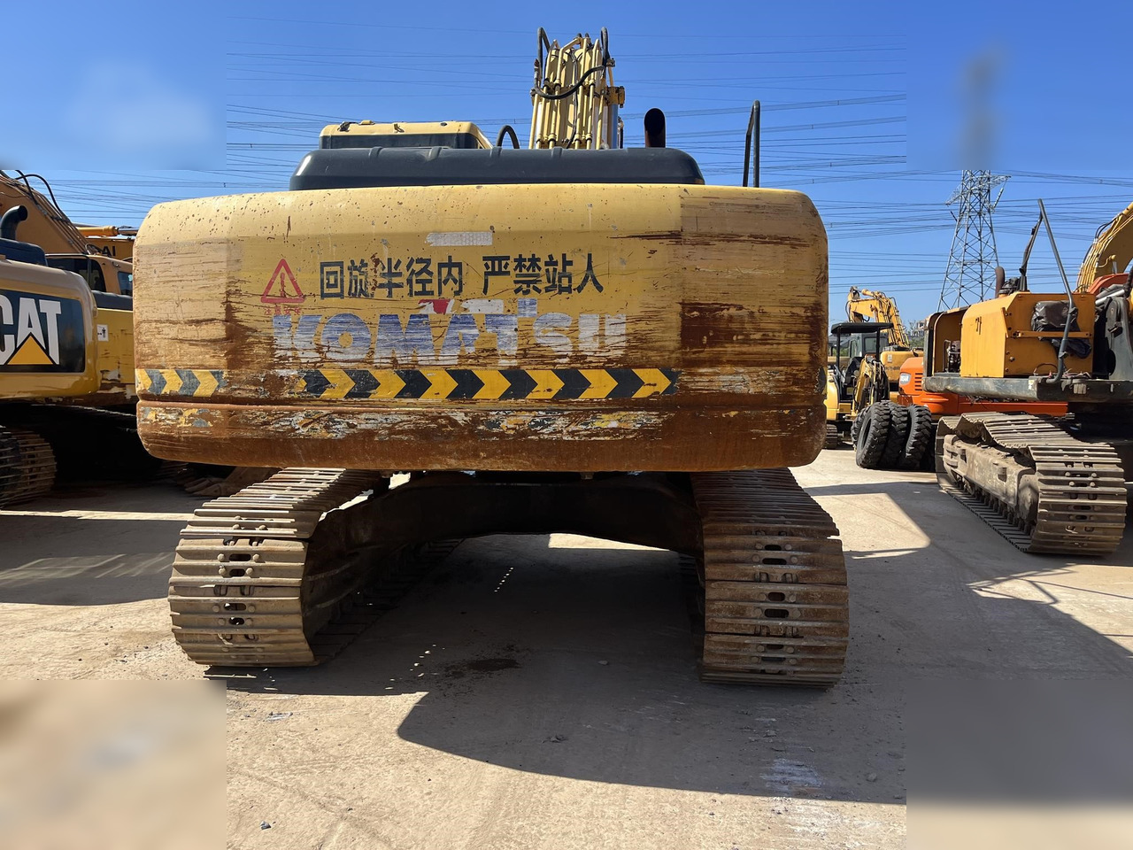 KOMATSU PC220-7 - 크롤러 굴삭기 : 사진 4 KOMATSU PC220-7 - 크롤러 굴삭기 : 사진 4