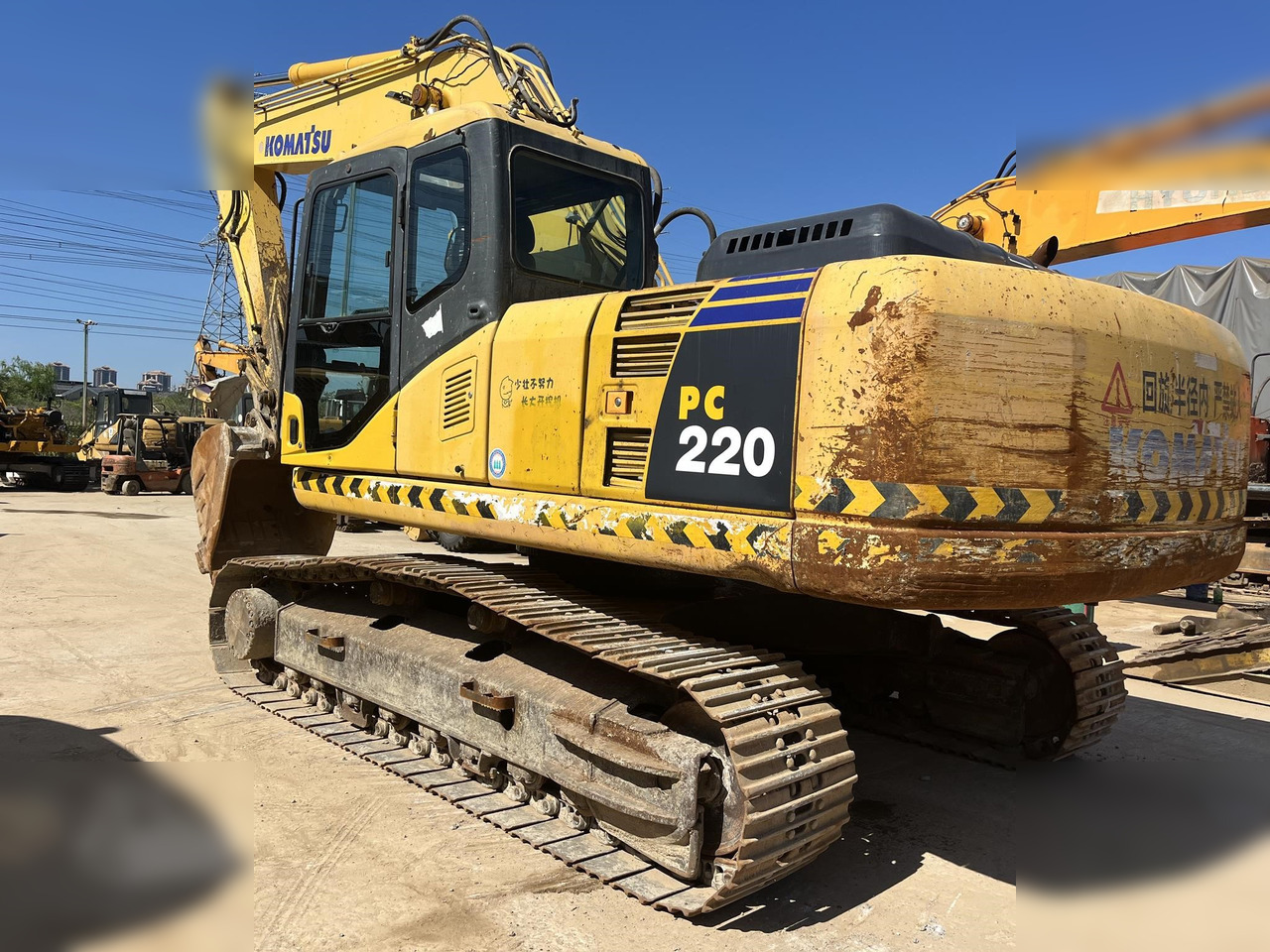 KOMATSU PC220-7 - 크롤러 굴삭기 : 사진 2 KOMATSU PC220-7 - 크롤러 굴삭기 : 사진 2