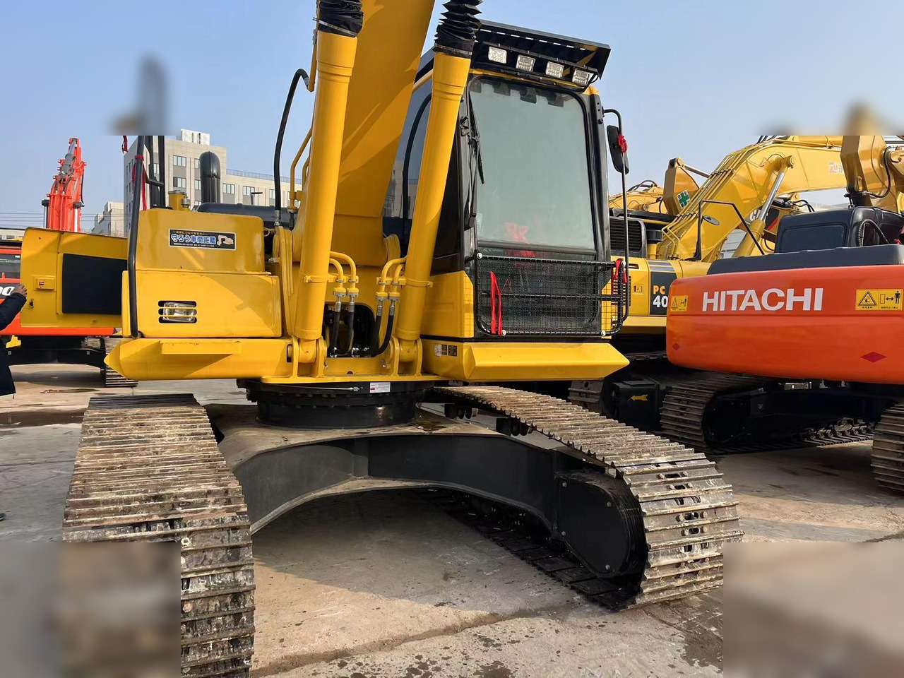KOMATSU PC220-8M0 - 크롤러 굴삭기 : 사진 2 KOMATSU PC220-8M0 - 크롤러 굴삭기 : 사진 2