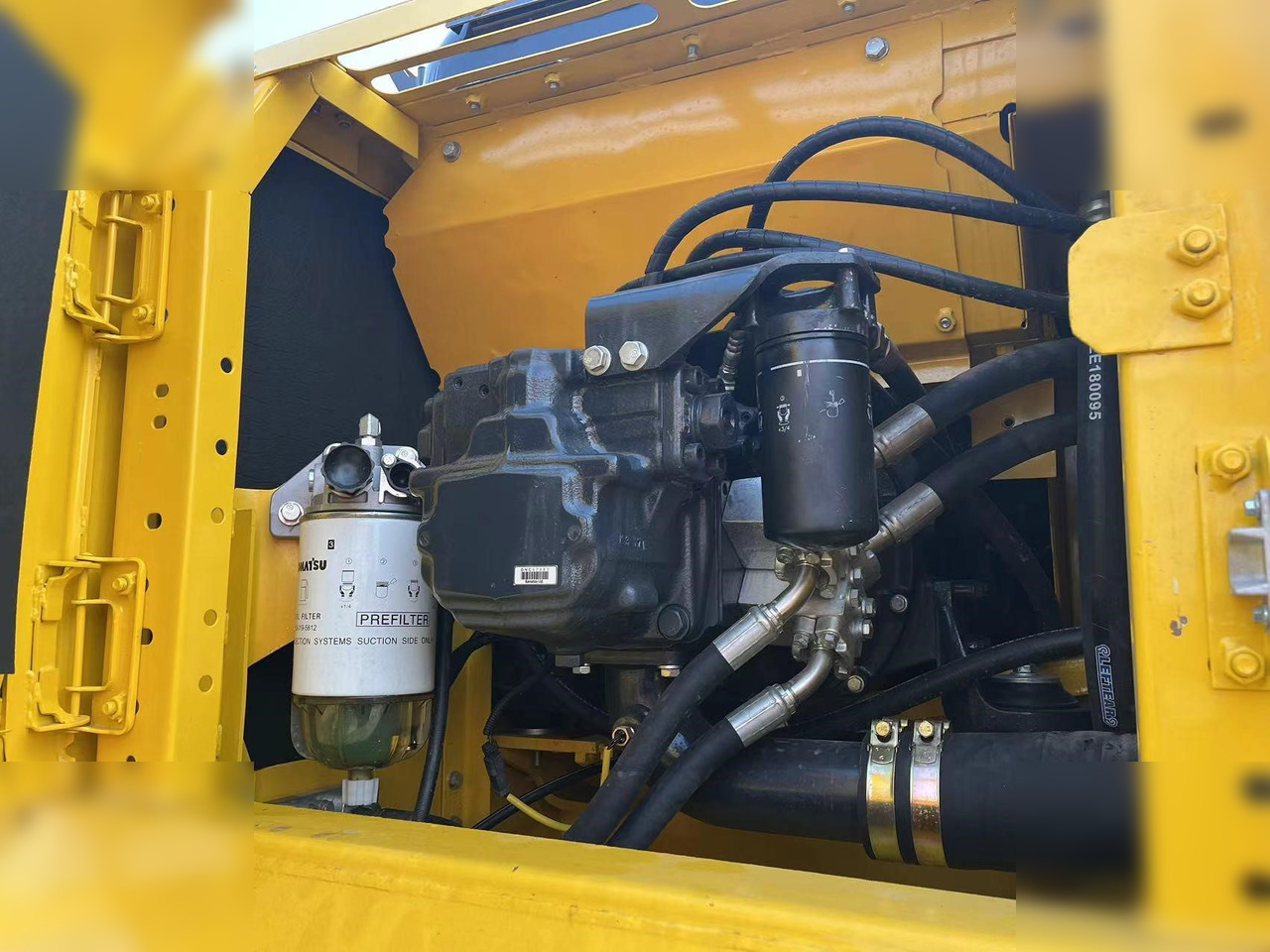 KOMATSU PC220-8M0 - 크롤러 굴삭기 : 사진 4 KOMATSU PC220-8M0 - 크롤러 굴삭기 : 사진 4
