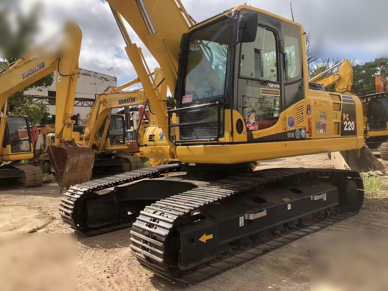 KOMATSU PC220-8N1 - 크롤러 굴삭기 : 사진 5 KOMATSU PC220-8N1 - 크롤러 굴삭기 : 사진 5