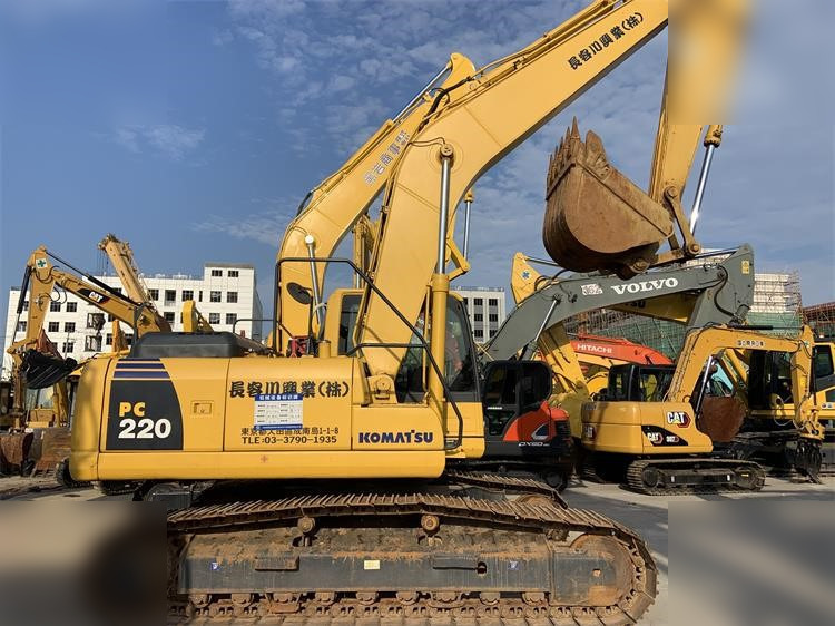 KOMATSU PC220-8N1 - 크롤러 굴삭기 : 사진 1 KOMATSU PC220-8N1 - 크롤러 굴삭기 : 사진 1