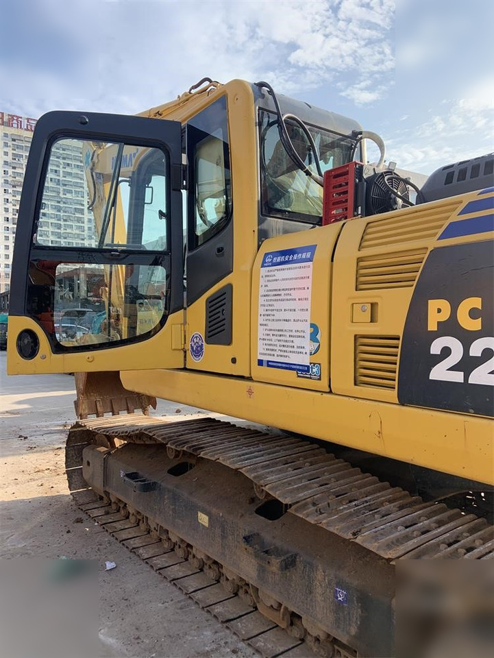 KOMATSU PC220-8N1 - 크롤러 굴삭기 : 사진 2 KOMATSU PC220-8N1 - 크롤러 굴삭기 : 사진 2