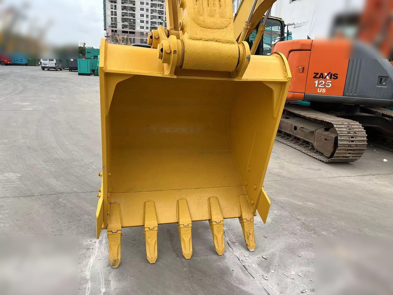 KOMATSU PC220-8 - 크롤러 굴삭기 : 사진 3 KOMATSU PC220-8 - 크롤러 굴삭기 : 사진 3