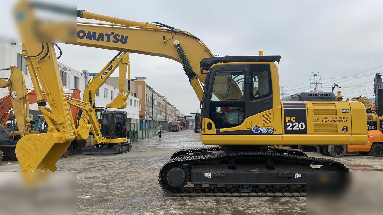 KOMATSU PC220-8 - 크롤러 굴삭기 : 사진 1 KOMATSU PC220-8 - 크롤러 굴삭기 : 사진 1