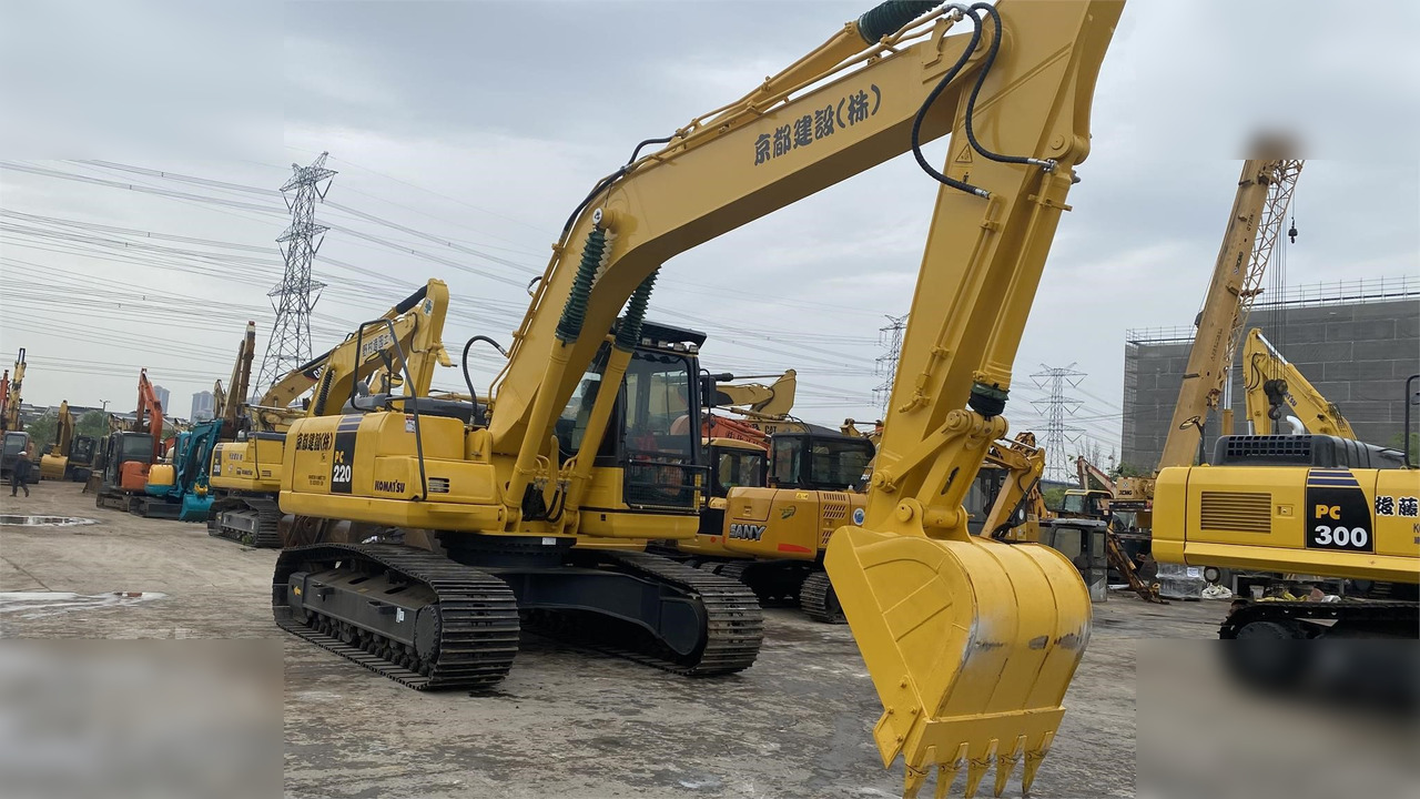 KOMATSU PC220-8 - 크롤러 굴삭기 : 사진 4 KOMATSU PC220-8 - 크롤러 굴삭기 : 사진 4