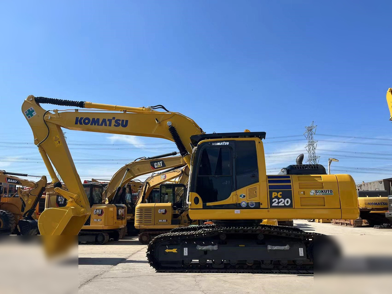 KOMATSU PC220-8 - 크롤러 굴삭기 : 사진 1 KOMATSU PC220-8 - 크롤러 굴삭기 : 사진 1
