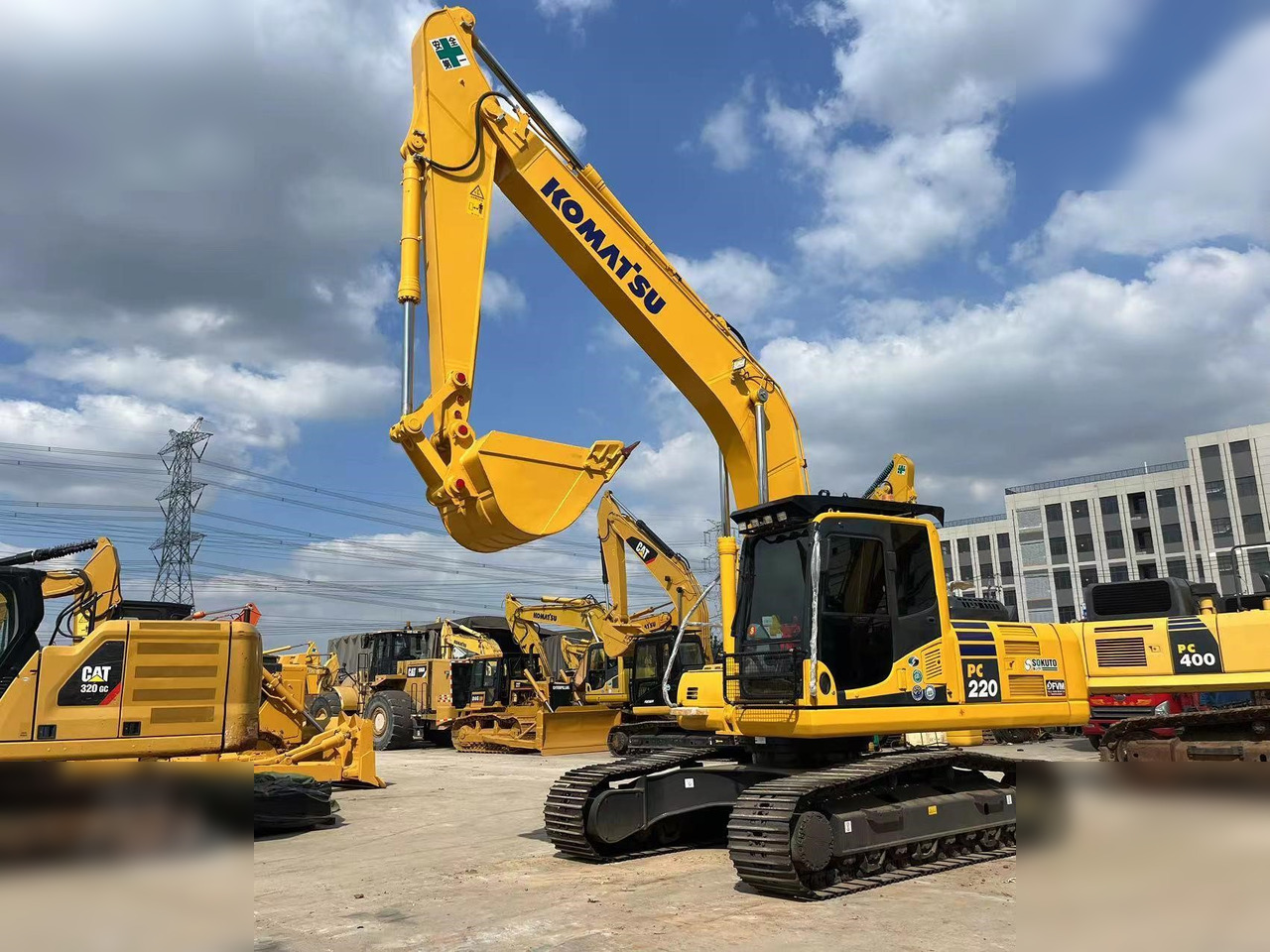 KOMATSU PC220-8 - 크롤러 굴삭기 : 사진 4 KOMATSU PC220-8 - 크롤러 굴삭기 : 사진 4