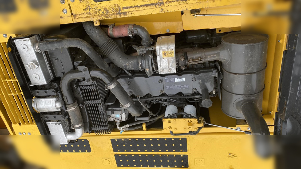 KOMATSU PC220-8 - 크롤러 굴삭기 : 사진 4 KOMATSU PC220-8 - 크롤러 굴삭기 : 사진 4