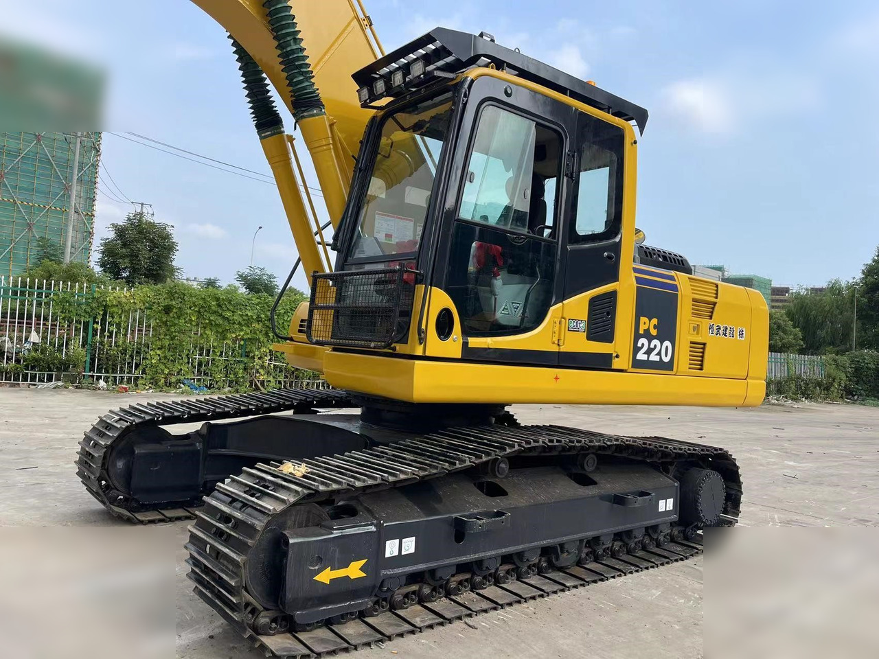 KOMATSU PC220-8 - 크롤러 굴삭기 : 사진 3 KOMATSU PC220-8 - 크롤러 굴삭기 : 사진 3