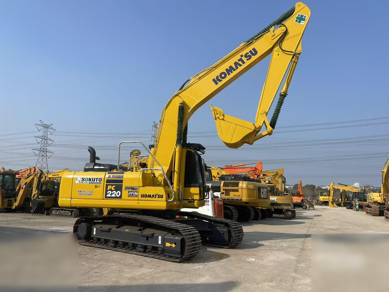 KOMATSU PC220-8 - 크롤러 굴삭기 : 사진 2 KOMATSU PC220-8 - 크롤러 굴삭기 : 사진 2
