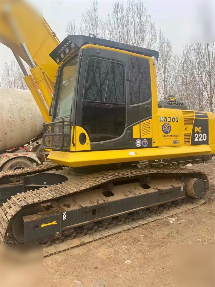 KOMATSU PC220-8 - 크롤러 굴삭기 : 사진 4 KOMATSU PC220-8 - 크롤러 굴삭기 : 사진 4