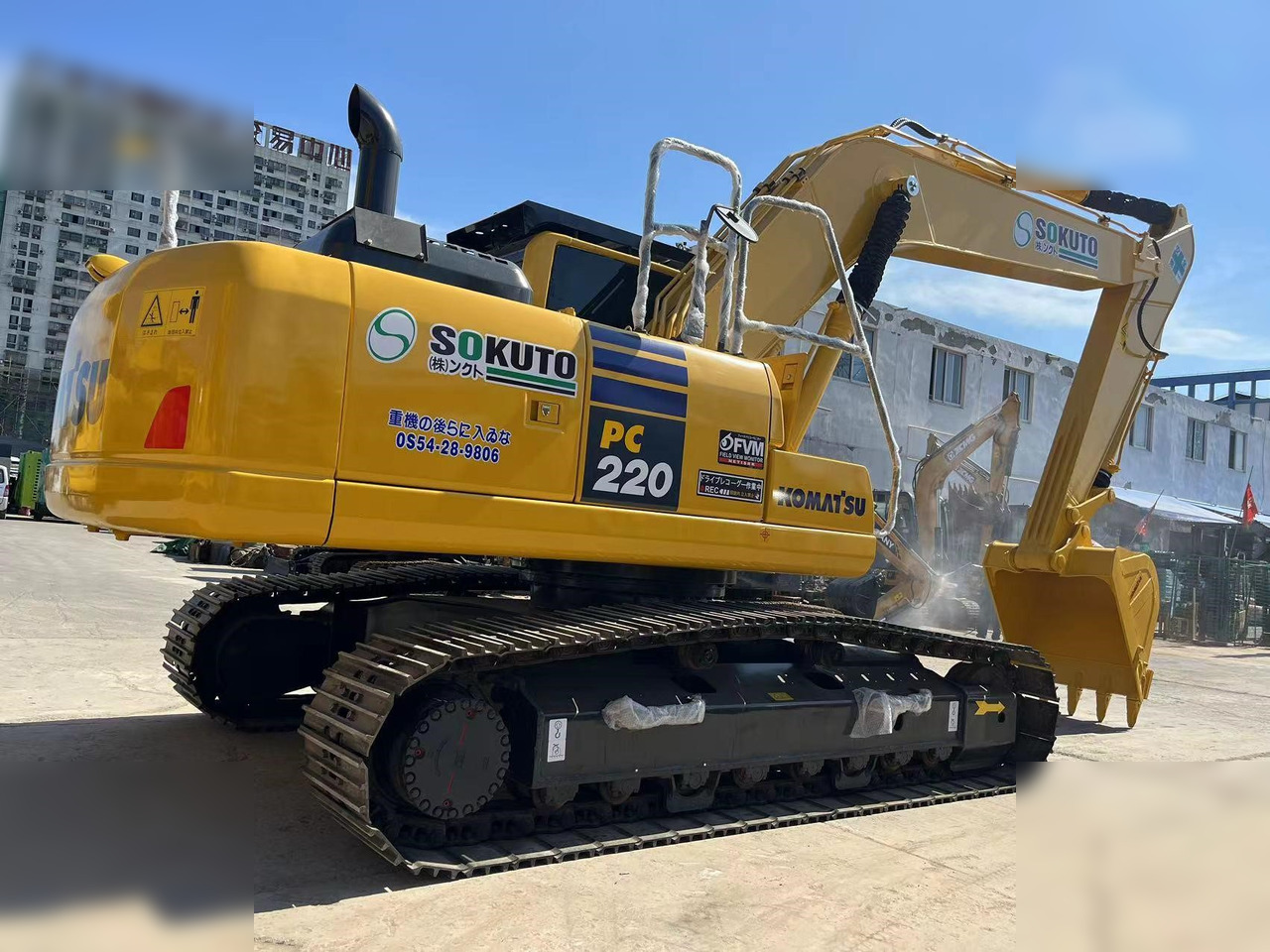 KOMATSU PC220-8 - 크롤러 굴삭기 : 사진 2 KOMATSU PC220-8 - 크롤러 굴삭기 : 사진 2