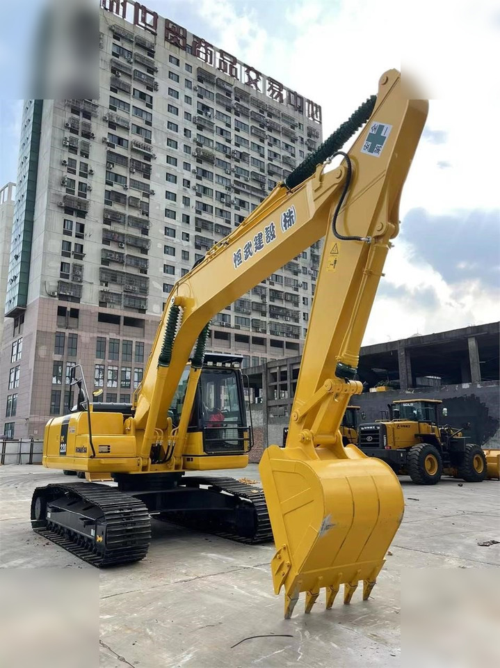 KOMATSU PC220-8 - 크롤러 굴삭기 : 사진 4 KOMATSU PC220-8 - 크롤러 굴삭기 : 사진 4